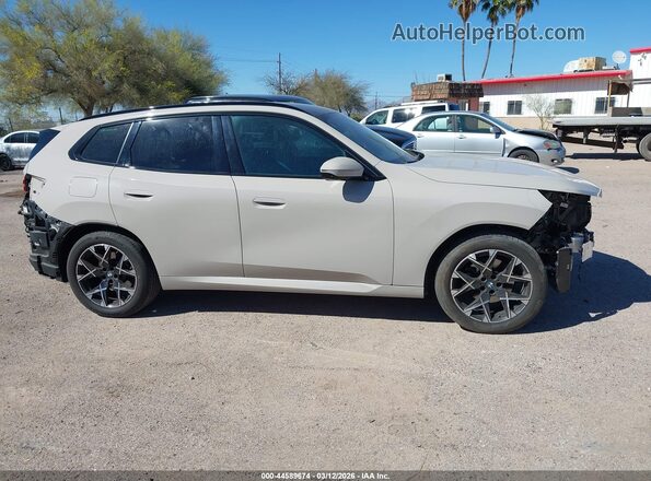 5UX53GP09S9Y81418 2025 BMW X3 Cream Widok wnętrza 360 stopni