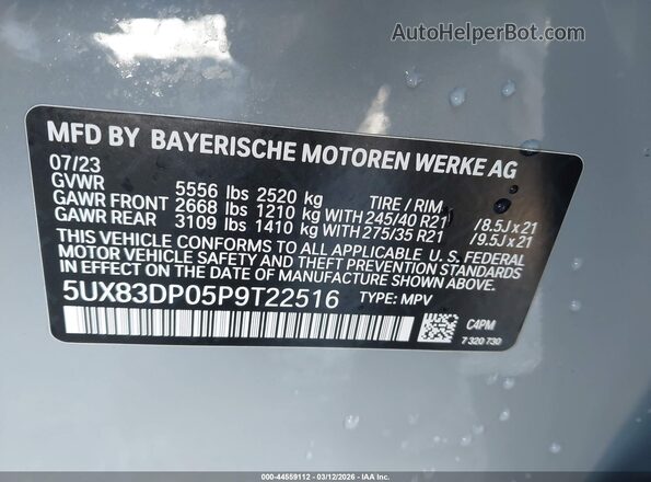 5UX83DP05P9T22516 2023 BMW X3 Light Blue Vista del compartimento del motor