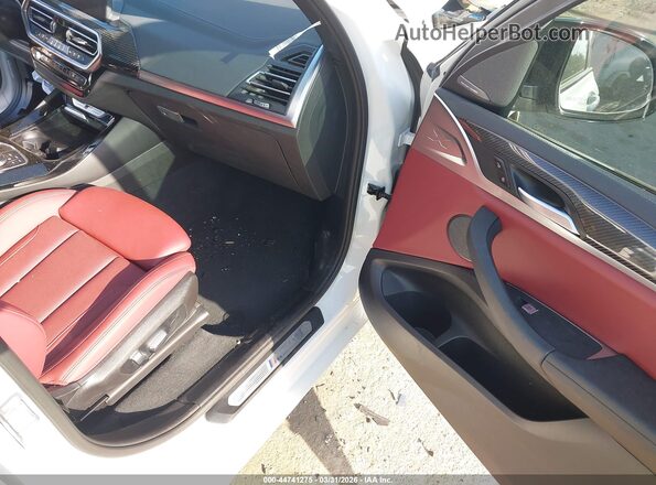 5UX83DP08P9P84844 2023 BMW X3 White Front interior view