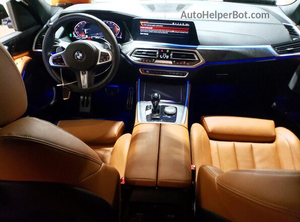 5UXCR6C01N9K38474 2022 BMW X5 White Вид панелі приладів