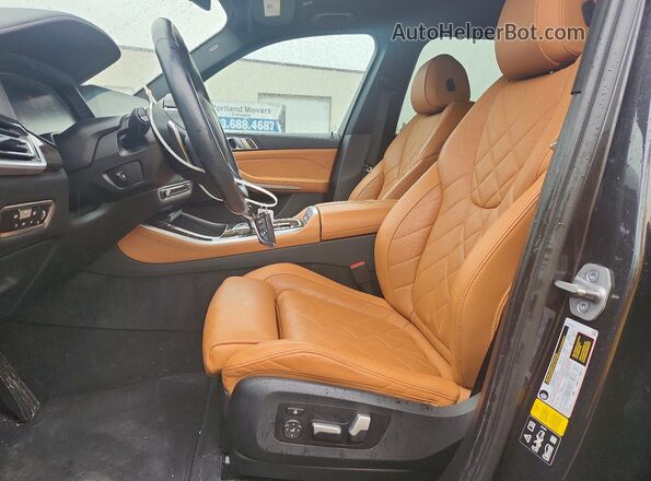 5UXCR6C08P9P50803 2023 BMW X5 Серый Вид салона спереди