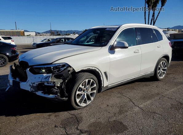 5UXCR6C50KLL09691 2019 BMW X5 Белый Передняя левая четверть