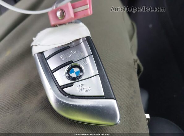 5UXCR6C52KLL04508 2019 BMW X5 Белый Вид панели приборов