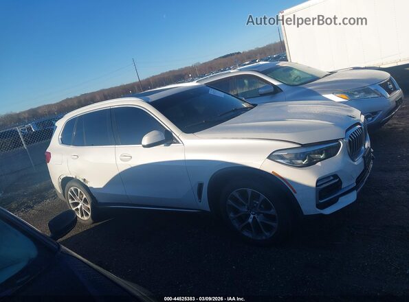 5UXCR6C56KLL38189 2019 BMW X5 Белый Вид задней части салона