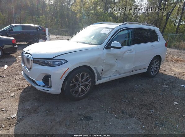 5UXCW2C02N9L67809 2022 BMW X7 White Vista tres cuartos delantera izquierda