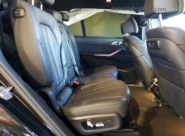 5UXCW2C03N9K70165 2022 BMW X7 Черный Вид задней части салона