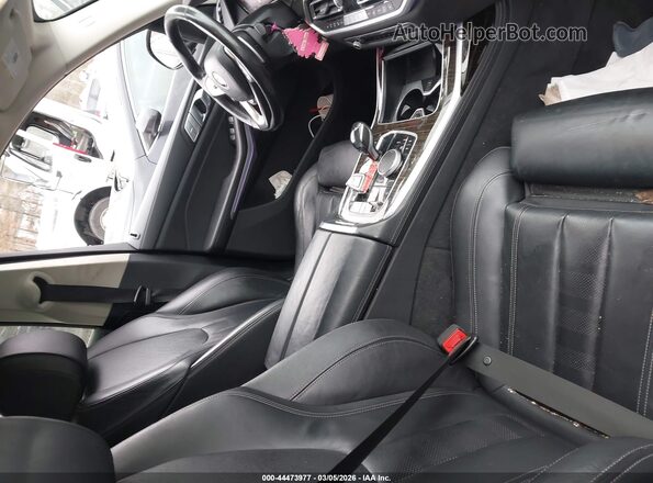 5UXCW2C05L9B00163 2020 BMW X7 Черный Вид салона спереди