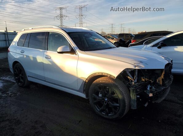 5UXCW2C07N9J34203 2022 BMW X7 Белый Передняя правая четверть