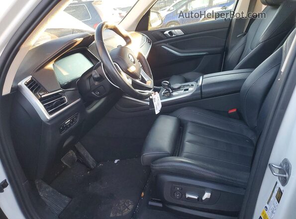 5UXCW2C07N9J34203 2022 BMW X7 Белый Вид салона спереди