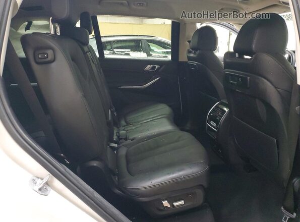 5UXCW2C08N9K75457 2022 BMW X7 Белый Вид задней части салона