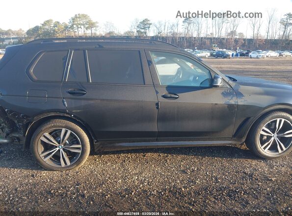 5UXCW2C09N9L68522 2022 BMW X7 Black Rear interior view
