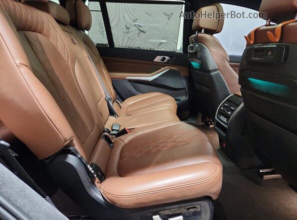 5UXCW2C0XN9K27913 2022 BMW X7 Синий Вид задней части салона