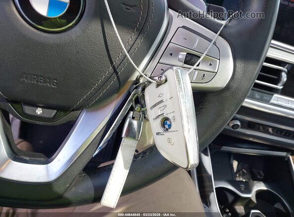5UXCX4C50KLS36039 2019 BMW X7 White Vista del salpicadero