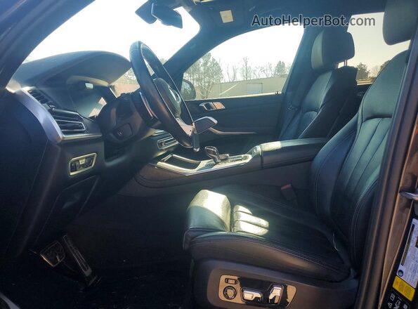 5UXCX4C55KLS39289 2019 BMW X7 Синий Вид салона спереди