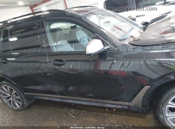 5UXCX6C02L9B40995 2020 BMW X7 Черный Вид задней части салона