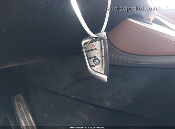 5UXJU4C03L9B72472 2020 BMW X5 Синий Вид панели приборов