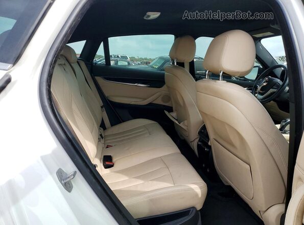 5UXKU0C52K0S97665 2019 BMW X6 White Vista interior trasera