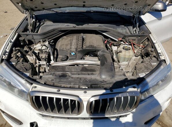 5UXKU0C5XJ0G69495 2018 BMW X6 White Widok wnętrza z tyłu