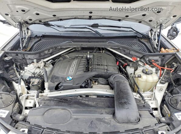 5UXKU2C34H0U30090 2017 BMW X6 Белый Вид подкапотного пространства