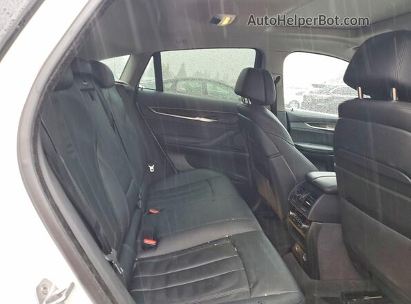 5UXKU2C57G0N81635 2016 BMW X6 Белый Вид задних сидений