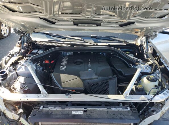 5UXTR7C56KLF25165 2019 BMW X3 Серебряный Вид подкапотного пространства