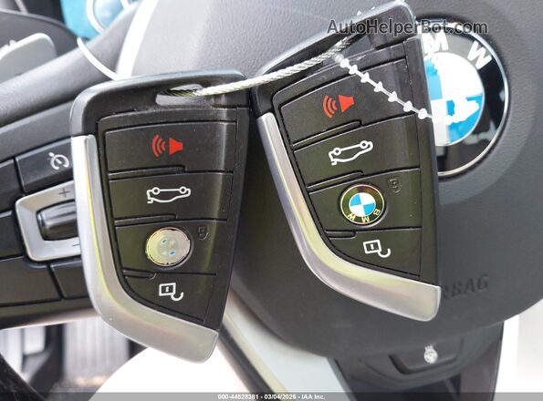 5UXTR9C50JLD61793 2018 BMW X3 Белый Вид панели приборов