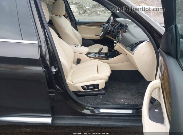 5UXTR9C51JLD60359 2018 BMW X3 Коричневый Вид салона спереди