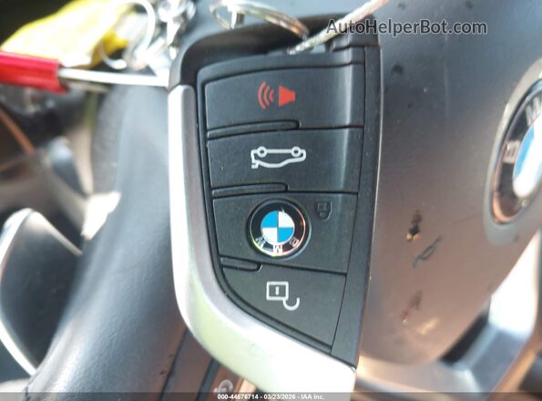 5UXTR9C51KLE14132 2019 BMW X3 Синий Вид панели приборов