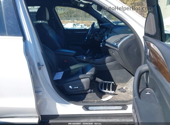 5UXTR9C52KLE14902 2019 BMW X3 White Вид салону спереду