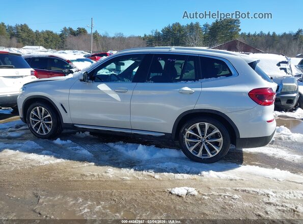 5UXTR9C52KLE14902 2019 BMW X3 White Панорамний вид салону 360°