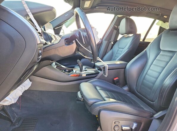 5UXTR9C54KLD96449 2019 BMW X3 Белый Вид салона спереди
