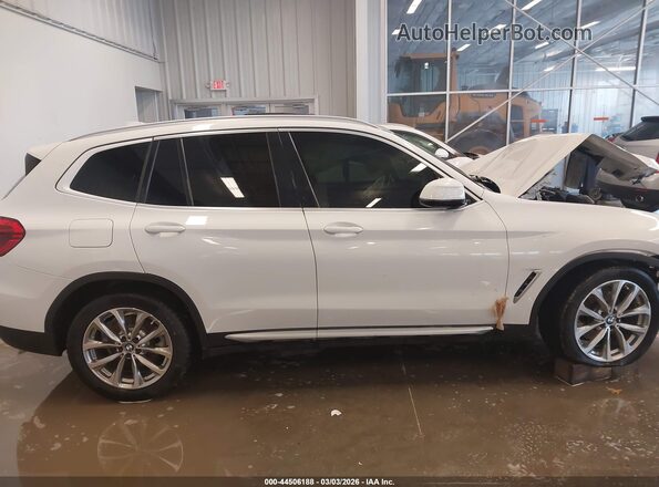 5UXTR9C56KLP89639 2019 BMW X3 White Панорамний вид салону 360°