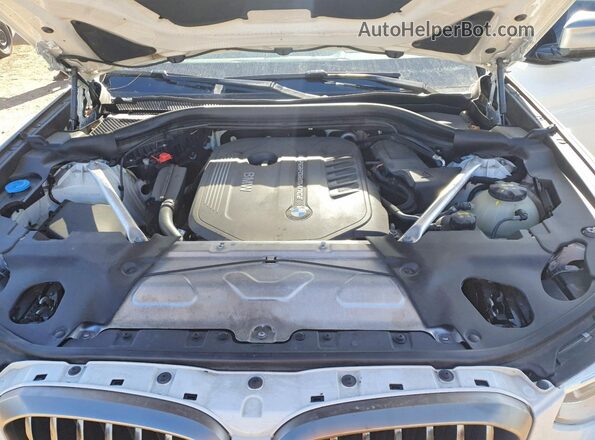 5UXTS3C54J0Y97680 2018 BMW X3 Белый Вид задней части салона