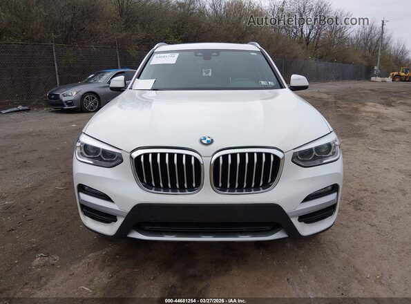 5UXTY3C00L9B63915 2020 BMW X3 Белый Вид задней части салона