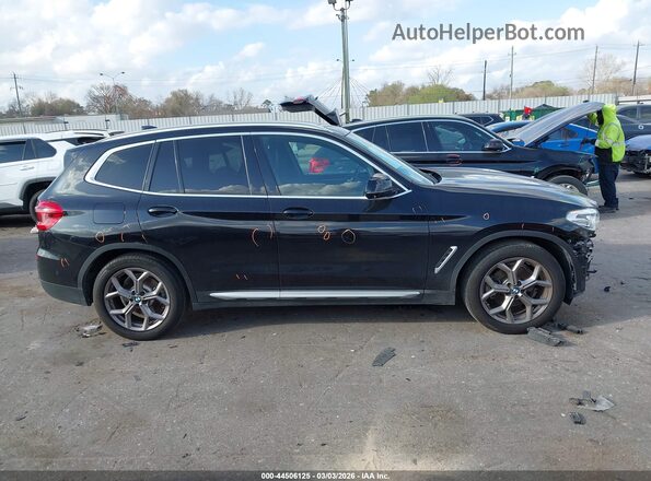 5UXTY3C05L9C15250 2020 BMW X3 Черный Вид задней части салона