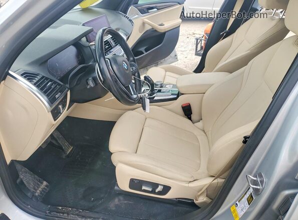 5UXTY3C05LLU72540 2020 BMW X3 Silver Widok wnętrza z przodu