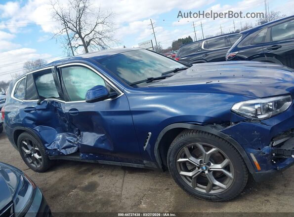 5UXTY5C04M9F07534 2021 BMW X3 Blue Вид задньої частини салону
