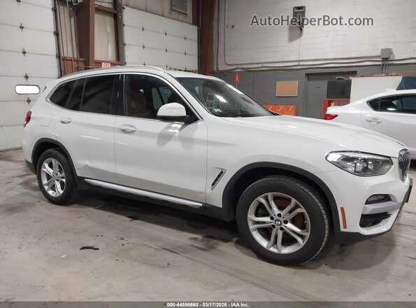5UXTY5C04M9F68642 2021 BMW X3 Белый Передняя правая четверть