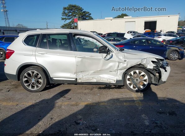 5UXWX9C59G0D84731 2016 BMW X3 Белый Вид задней части салона