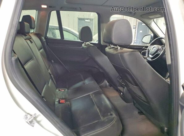 5UXWX9C5XG0D81255 2016 BMW X3 Белый Вид задних сидений