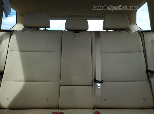 5UXWX9C5XG0D82390 2016 BMW X3 Белый Вид задних сидений