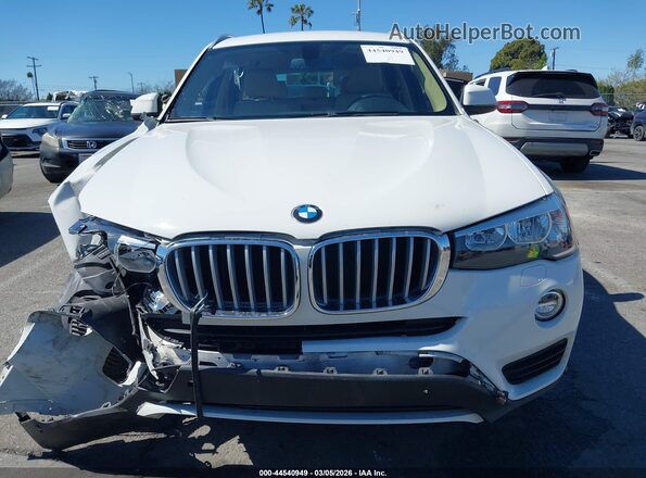 5UXWZ7C39H0V90725 2017 BMW X3 Белый Вид щитка приборов