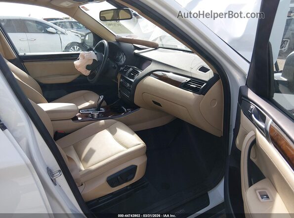 5UXWZ7C5XG0R32991 2016 BMW X3 Белый Вид салона спереди