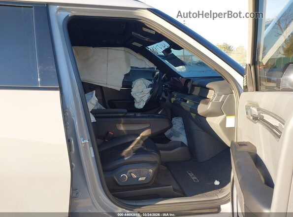 5XYADFS5XTG015866 2026 KIA EV9 Серый Вид салона спереди