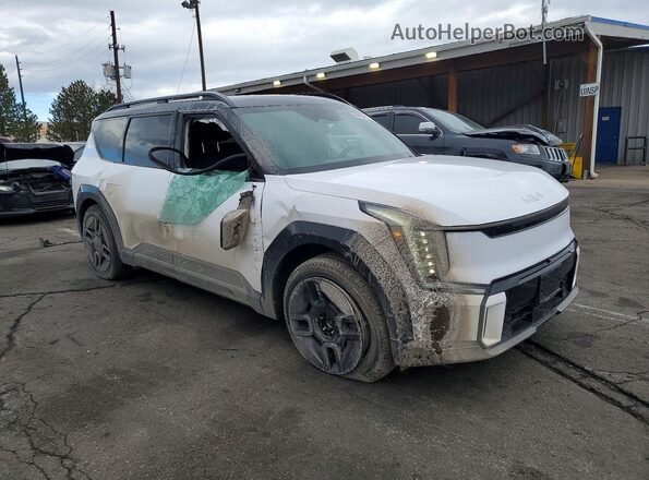 5XYAEFS52TG007600 2026 KIA EV9 Белый Передняя правая четверть