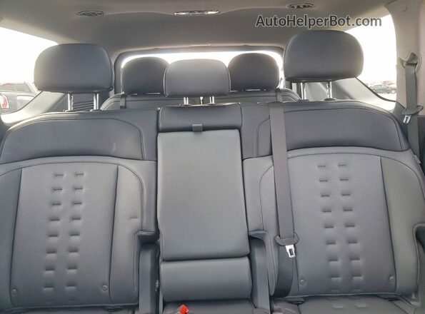 5XYAFFS5XTG008166 2026 KIA EV9 Black Vista de los asientos traseros