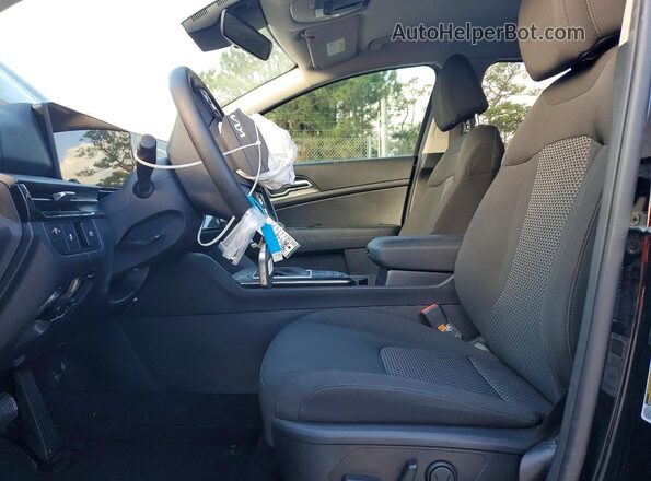 5XYK23DFXTG330052 2026 KIA SPORTAGE Black Front interior view