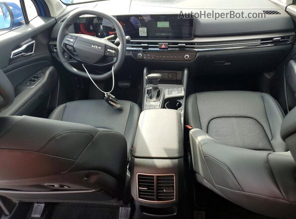 5XYK33DF2TG397936 2026 KIA SPORTAGE Blue Dashboard view