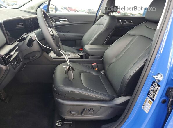 5XYK33DF2TG397936 2026 KIA SPORTAGE Blue Front interior view