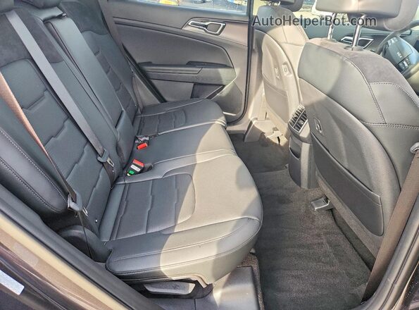 5XYK53DF2TG377891 2026 KIA SPORTAGE Gray Rear seats view